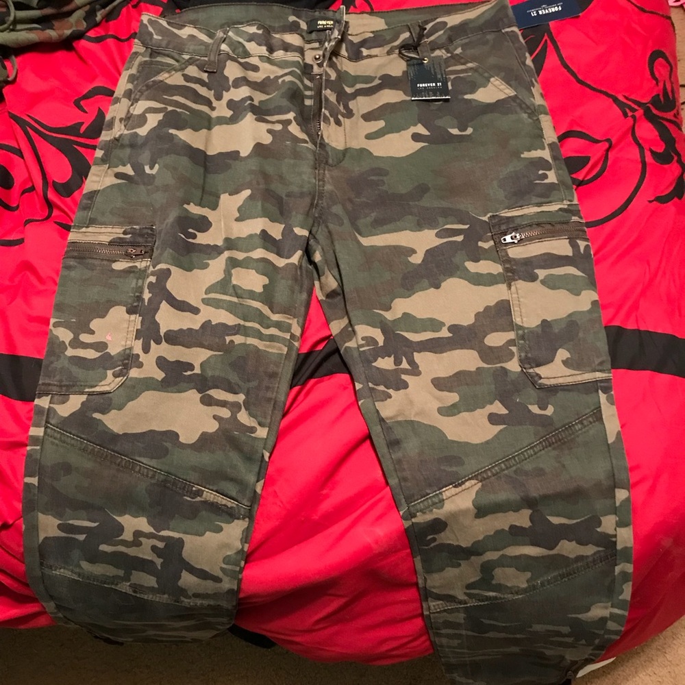 Camo skinny jeans